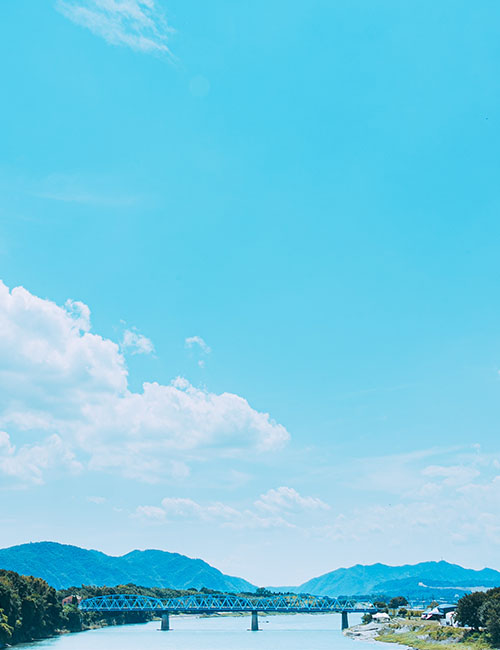 空と川の風景